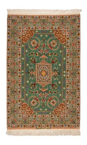 Handmade FineWool Green Persian Rug Isfahan | Medallion Pattern  