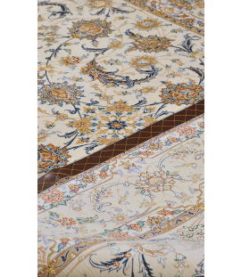 Handmade Finewool Cream Persian Rug Isfahan | 220×151 cm | Overall Flower Pattern