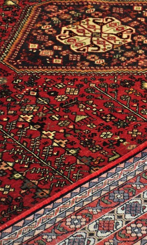 Red Wool Persian Rug Qashqai | 308×214 cm | Medallion Mix Pattern