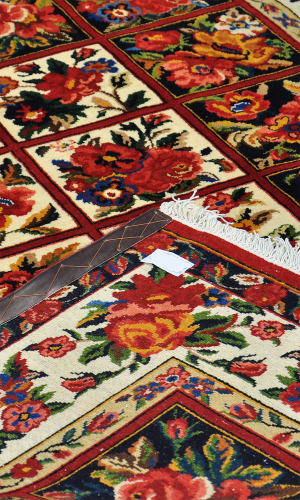 Handmade Rug In Wool & Red Base Color Chaharmahal And Bakhtiari (219×154 cm)
