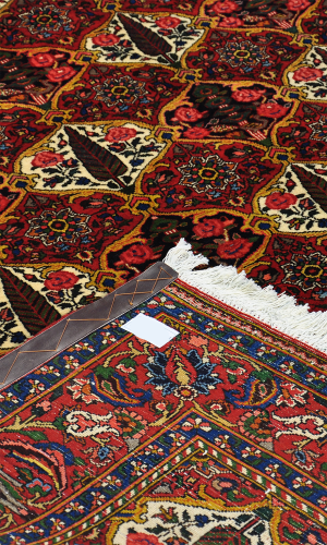 Handmade Rug in Wool & Red color Chaharmahal And Bakhtiari (240×163 cm)