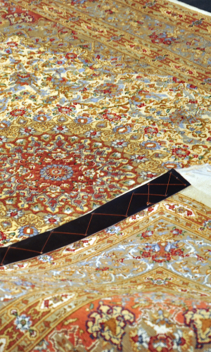 Handmade Rug In Silk Cream Color Qom | 155×107 cm | SHAAH ABBAASY(Palmette flower)