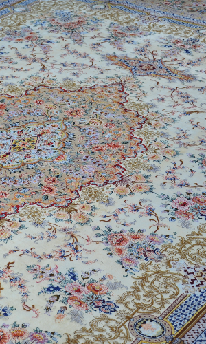 Handmade Rug in Super Fine Wool in Gold Base color Isfahan | 361×257 cm | SHAAH ABBAASY(Palmette flower)