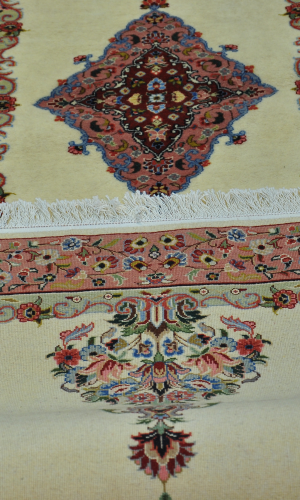 Handmade Rug In Wool & Cream Color Arak | 311×75 cm | SHAAH ABBAASY(Palmette flower)