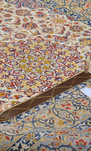 Used Handmade Rug In Super Fine Wool Isfahan (159×109 cm)