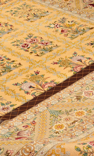 Handmade Fine Wool Cream Persian Rug Isfahan | 230×152 cm | Panel Design