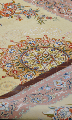 Handmade Rug in Super Fine Wool & Cream color Isfahan |204×129 cm| SHAAH ABBAASY(Palmette flower) 