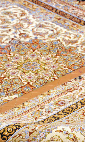 Handmade FineWool Cream Persian Rug Qom | 196×125 cm | Palmette flower Pattern  