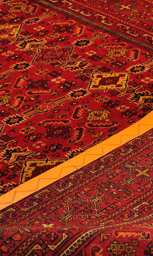 Handmade Rug In Wool & Red Color Razavi Khorasan | 192×132 cm | AFSHAAN(Curved design)